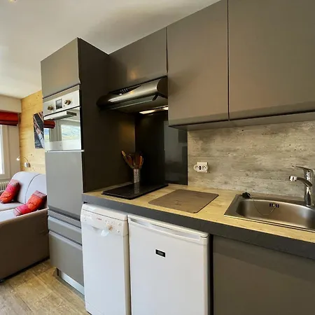 Renove Pour 4, Aux Pieds, La Croisette, Les Menuires - Fr-1-452-230 Apartment