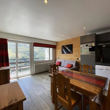 Renove Pour 4, Aux Pieds, La Croisette, Les Menuires - Fr-1-452-230 Apartment *